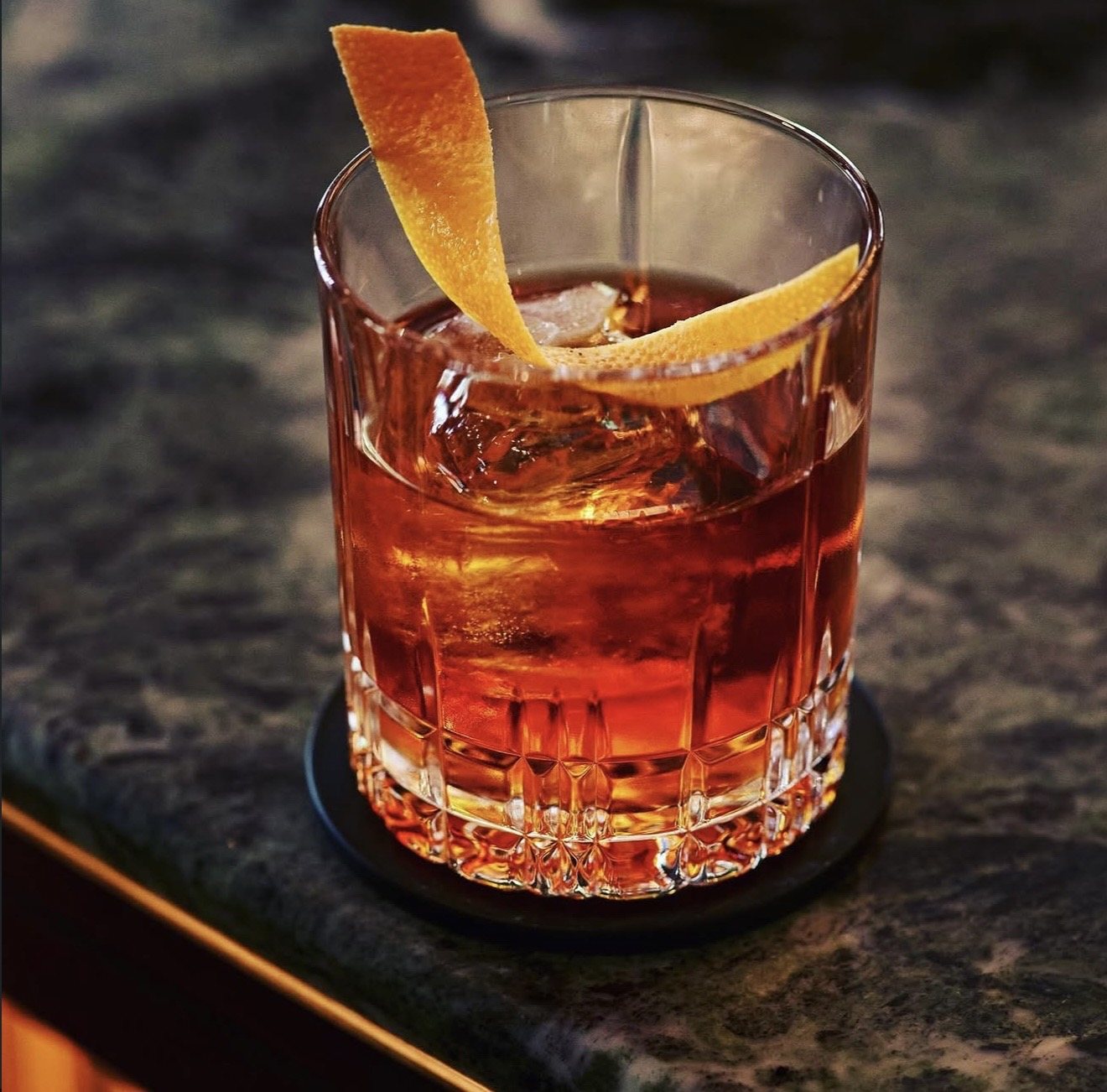 Negroni auf der Bar
